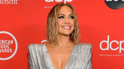 Jennifer Lopez Poses Fully Nude for Cover Art of New Single